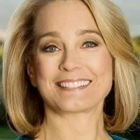 Official portrait of Sue Lowden